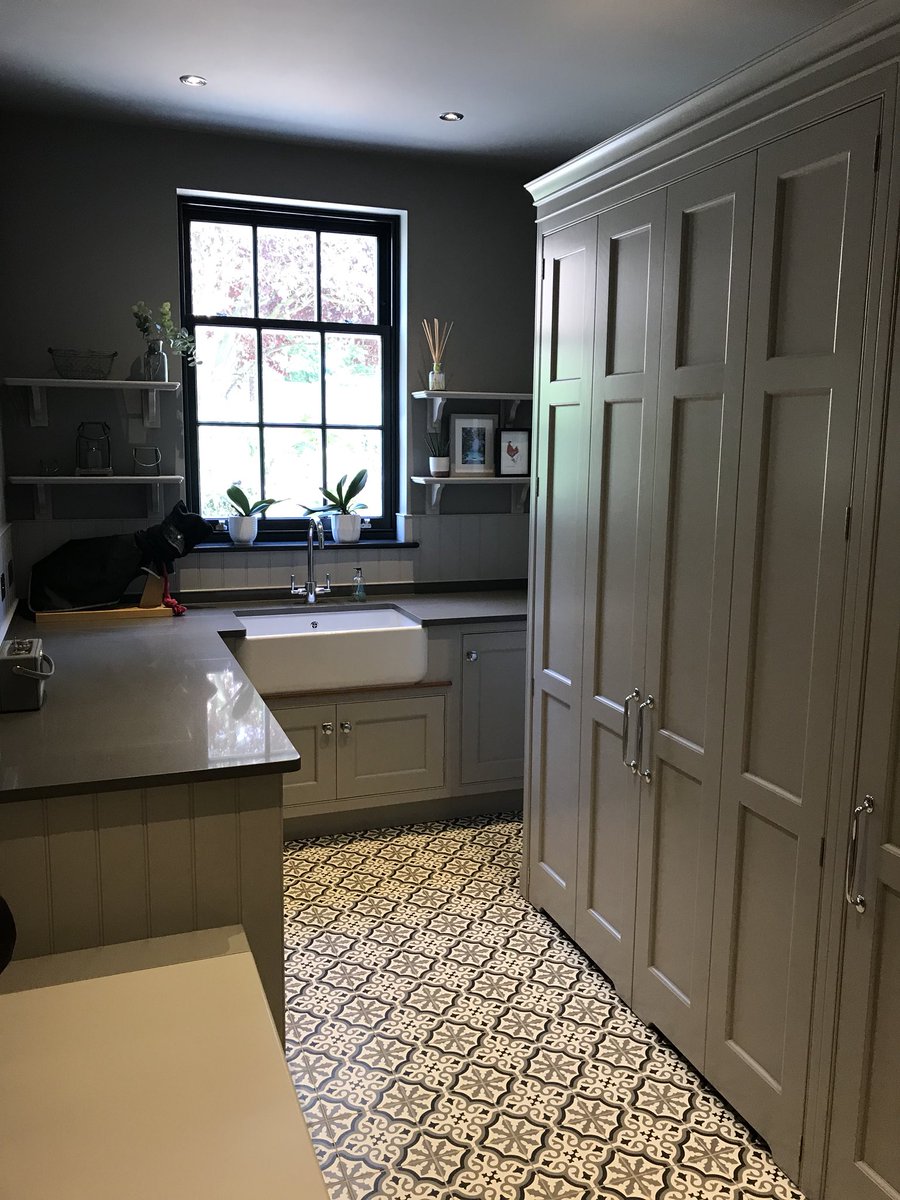 SedgwickMatthew's tweet photo. Great two tone colour combination in latest installation in Staffordshire, kitchen and utility #_MMDesign_ #martinmoorekitchens #tomdixon #marblesplashback https://t.co/Qhb5AuAyaP