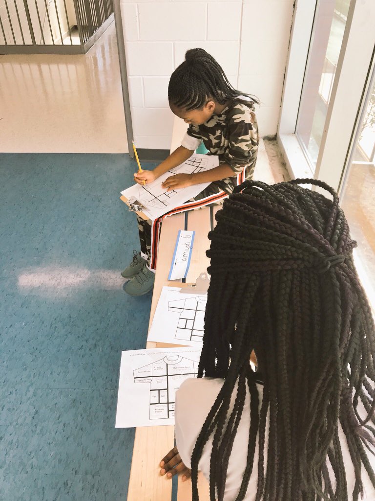 Learning isn’t limited to the classroom - the hall window seats are a favourite with Team 216
#innovativespaces  #flexibleseating @violadesmondps