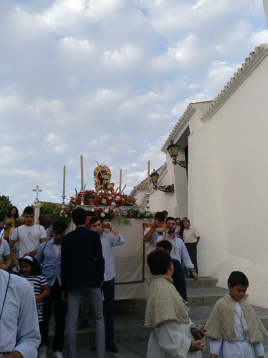 Ya se encuentra el Divino Lucero en procesión, para la Ofrenda de Nardos