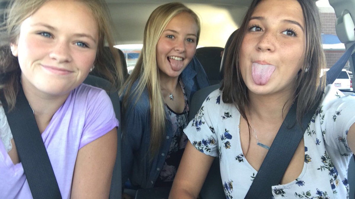 KatelynnAlberi's tweet photo. Happy Birthday Tracy! I hope your day is just as special as you💕💕 missing our Bollman car rides, love you🎉 https://t.co/veRbTYsnih