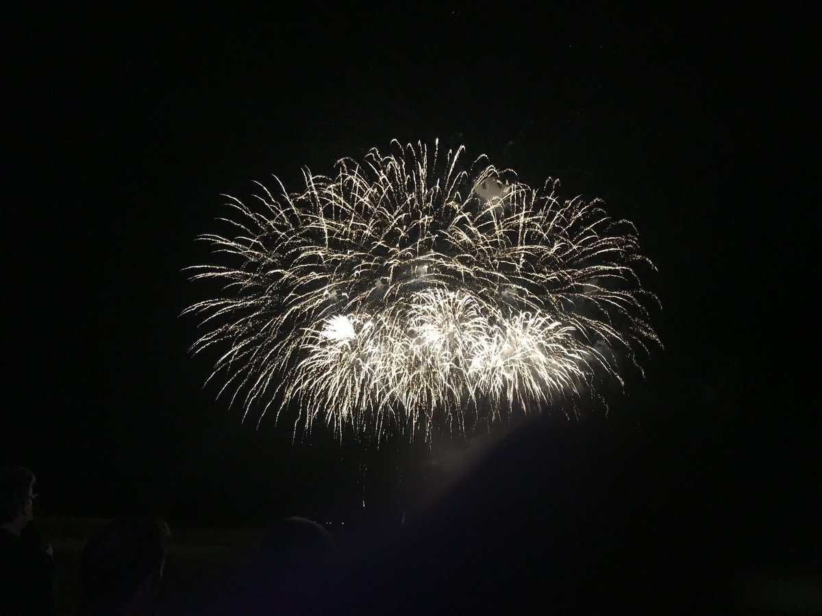 macd_lewis's tweet photo. Fantastic fireworks in Aberdeen Bay to celebrate #EOWDCOpen @VattenfallUK https://t.co/cQBZxgcLud