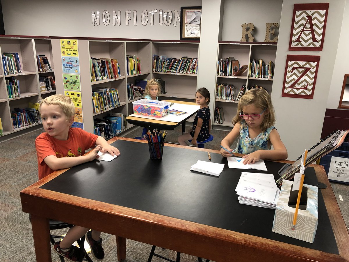 Maker Space fun for kindergarten #SCmustangs today, thanks @shmcgovern