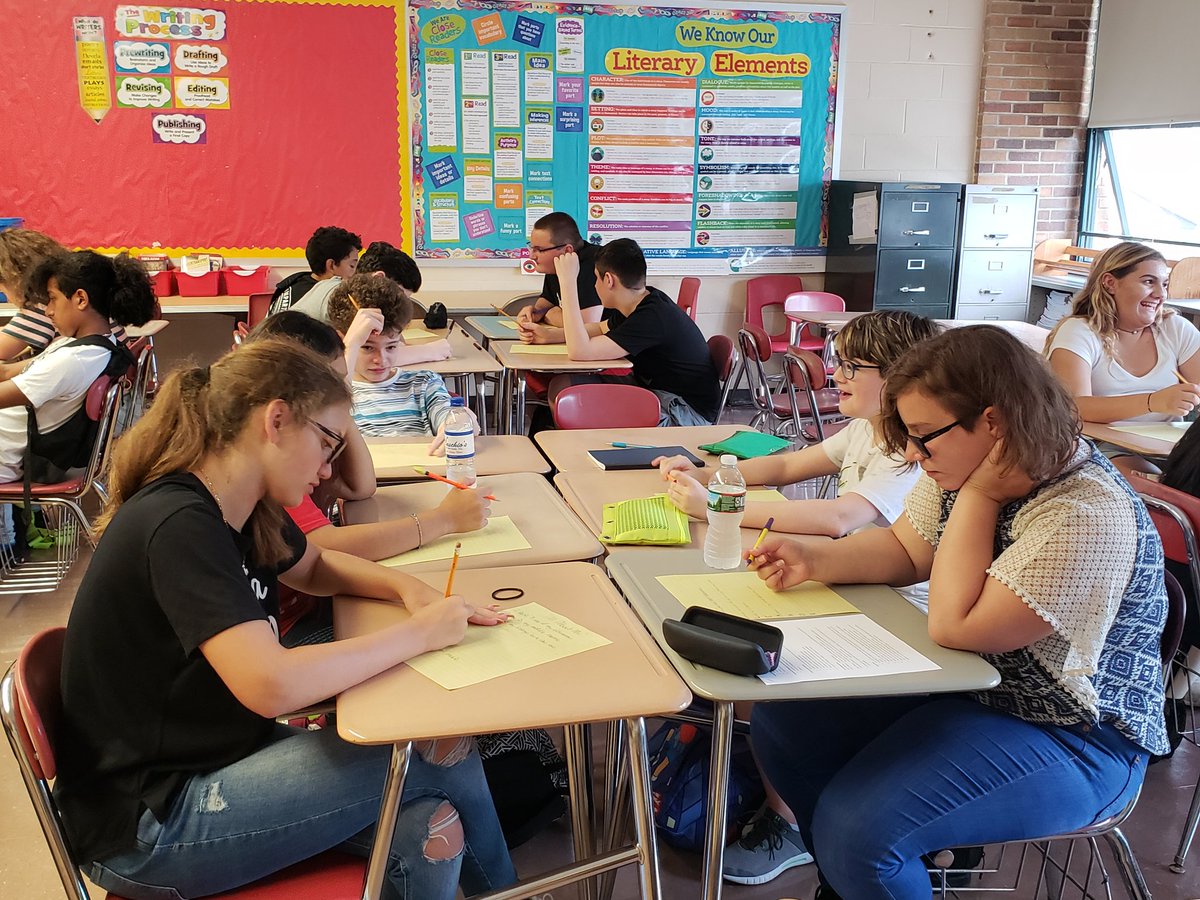 GGramaglia_KPSD's tweet photo. Year two with this crew! So excited to be working with these amazing writers for another year! #loopyear #8thgrade https://t.co/V7r36YOlIo