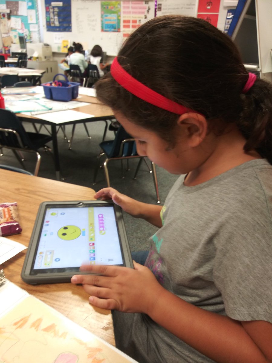 GodwinMonica's tweet image. Coding fun on Friday! #codingjam #codingwithaubi #scratchjr @daviscfb