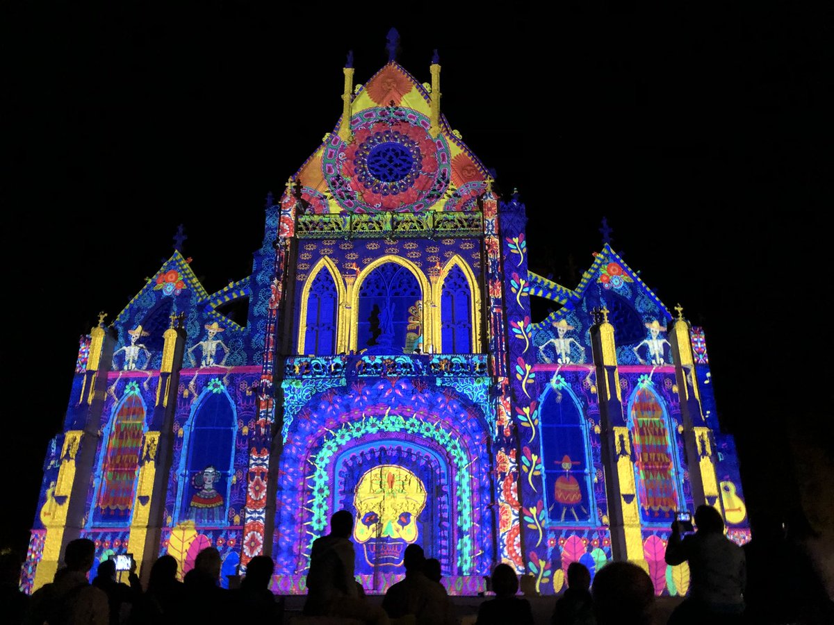 NBouilleux's tweet photo. Profiter encore du nouveau spectacle de #brou ‼️ véritable hymne à l’amour 💕
⚠️ Dernières séances demain samedi 8/09, à partir de 22h 
#couleursdamour #Brou2018 https://t.co/KeoetKLvRf
