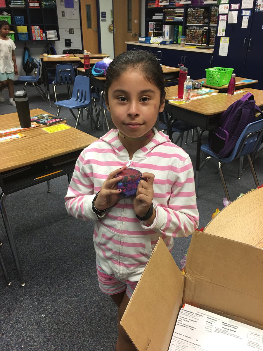 bryantedesign's tweet photo. Kindness Rocks! #kindness #thirdgrade #kinges https://t.co/wQLx2n958x