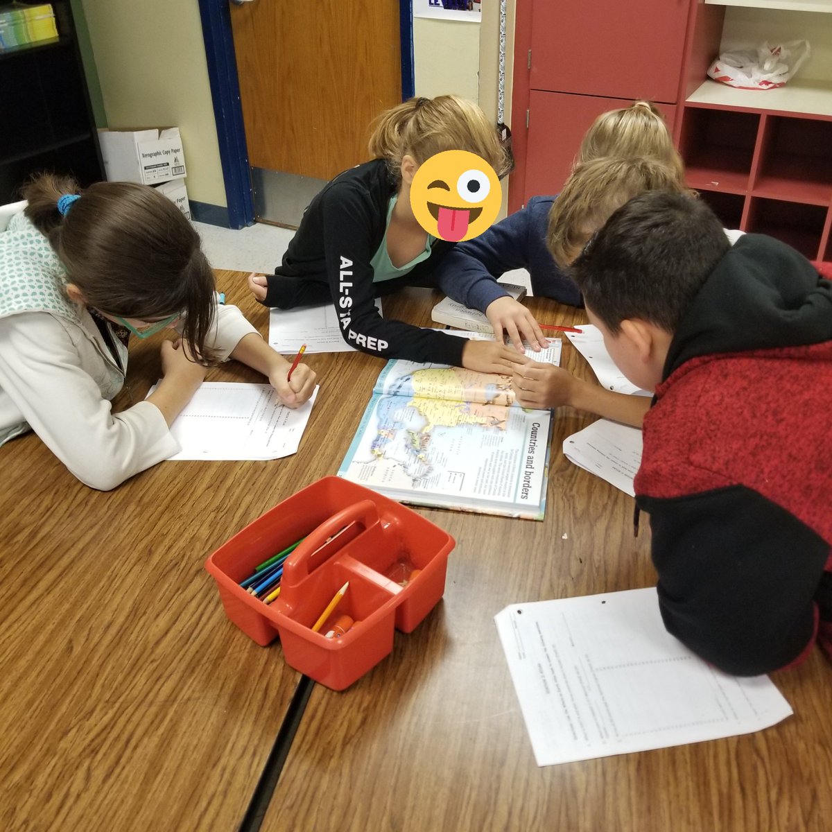 MVMS 6th grade Social Studies stations working on map skills. <a href="/Alexandria_Hend/">Alexandria Henderson</a> <a href="/DavissonDustin/">Dustin Davisson</a> @ComalSocStudies <a href="/MHsocialstudies/">Margaret Hamilton</a> @beardenmvms @MVMSKillian #levelup