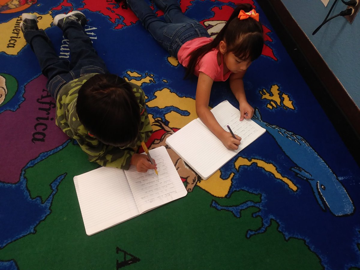 Daisy90413204's tweet photo. Students revising and editing their writing.....📝 @fmeeagles https://t.co/ptYYDKwCcU