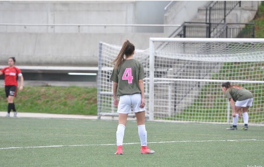 cdfemiastur's tweet image. Hoy desde el C.D. Femiastur queremos desearle mucha suerte y pronta recuperación a nuestra jugadora Alba. A curar bien esa rodilla y volver al campo más fuerte que nunca!
#ÁnimoAlba #YosoydelFemiastur