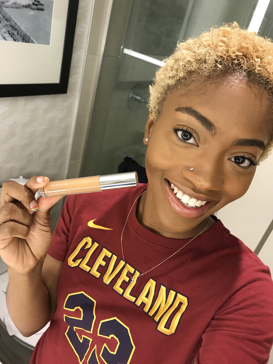 Amazingly_Aonna's tweet photo. Keeping me covered in the heat! Thanks for the complimentary product! #BECCAcosmetics #UltimateConfidence #contest #complimentary @BECCAcosmetics @Influenster https://t.co/lD6nnLgMVe