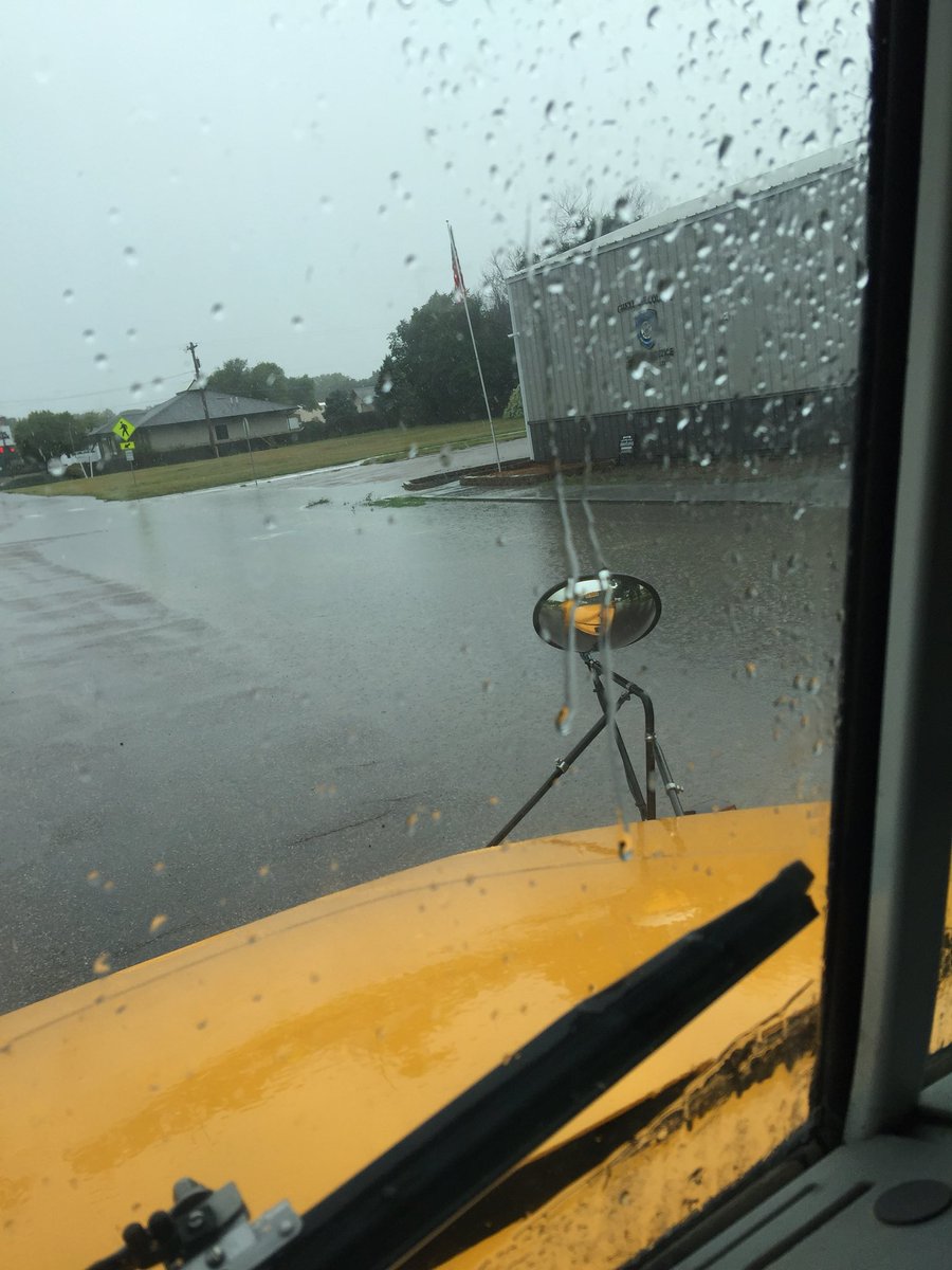 RollaAD's tweet image. Driving in to Bird City and it is raining and water is running everyone☔️