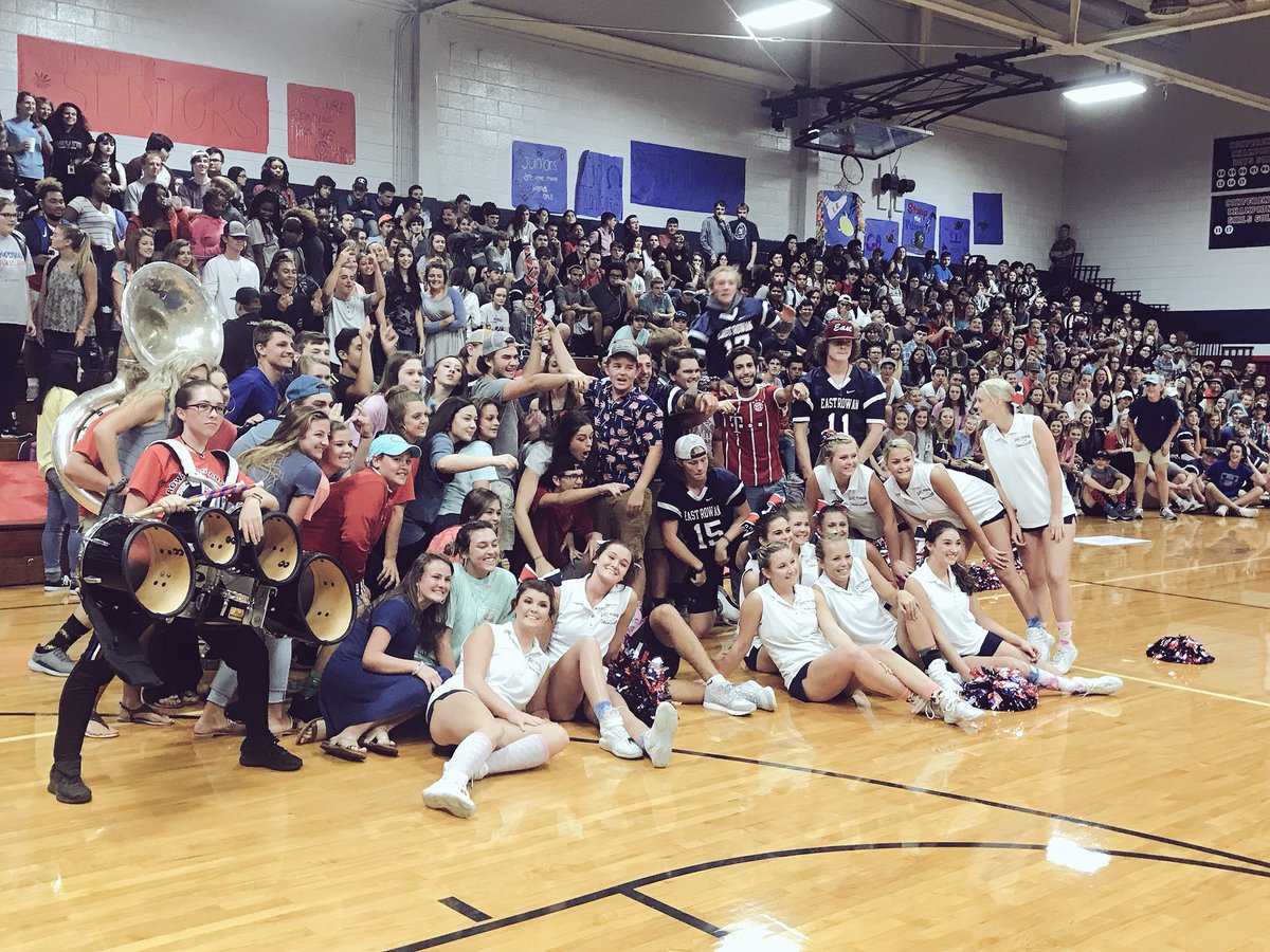 lindsey_powell9's tweet image. After today’s pep rally, it’s safe to say @EastRowanHS is ready to STOMP the Vikings! Congrats to the Seniors for winning the first spirit competition, y’all are on the board for #classwars #ERMustangNation 🐴🔟🏈