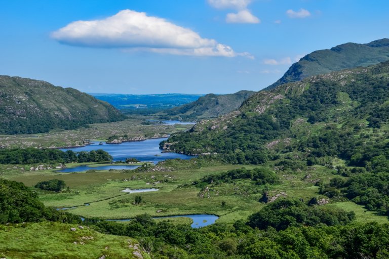 blogplotter's tweet image. We're excited that the latest #TravelBlog to feature on @blogplotter is @carpediemeire - check out their map for some awesome #blogs on #Ireland and #Hungary! blogplotter.com/author/carpedi…