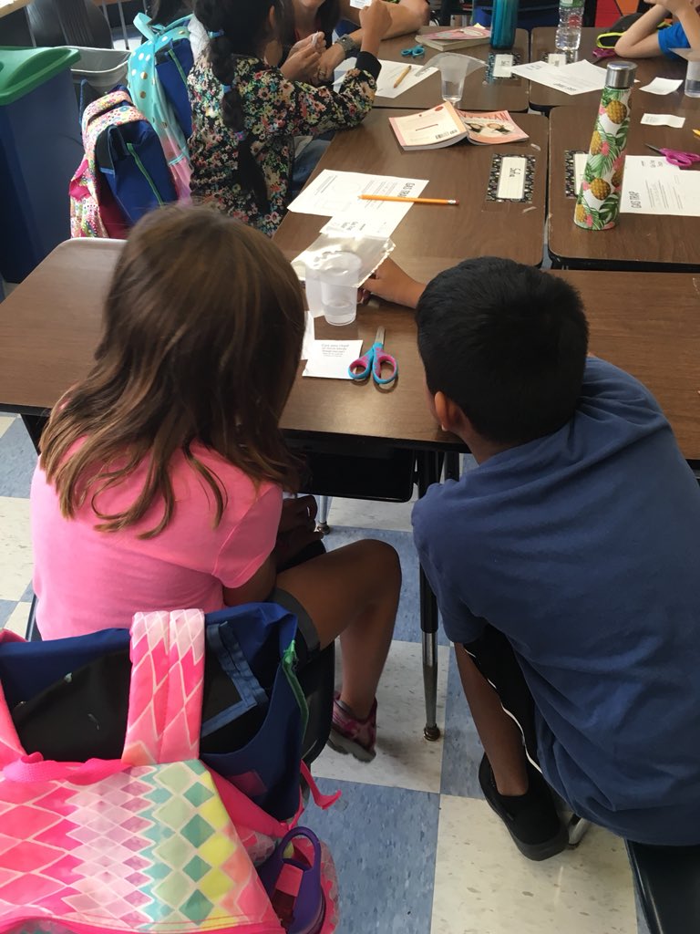 JamiePandolf's tweet image. What happens when you trap warm water? #thirdgradescientists #ewlearns #handsonlearning #backtoschool @MysterySci @MAPaceEWSD @NorthSideEW @EastWillistonSD