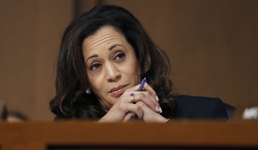 acraftyarab's tweet image. The face your Arab mother makes when she is asking about that boy comment on the Facebook.

#ArabProblems