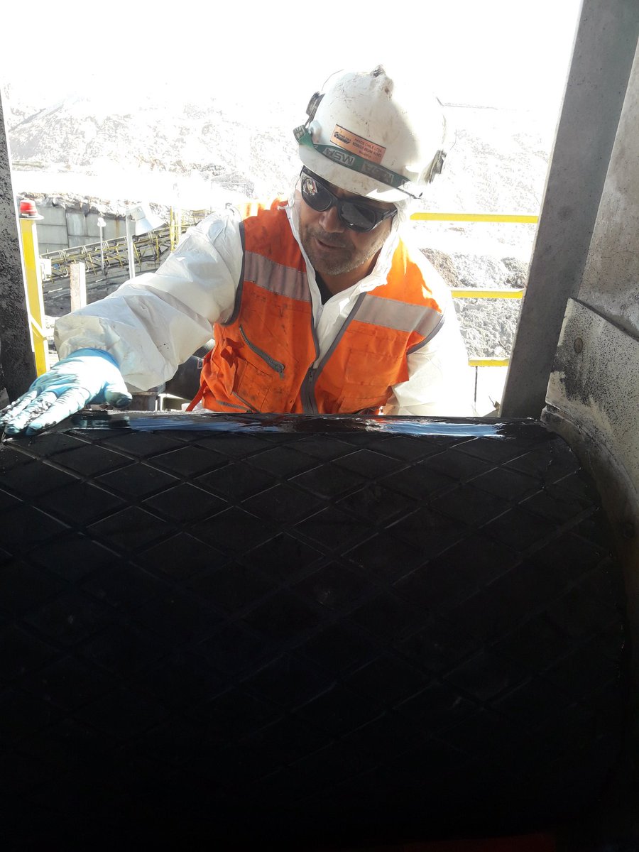 Hands_Chile's tweet photo. Trabajo terminado, #Cambio y #Revestimiento de poleas #SQM #Antofagasta #SomosExpertos @Hands_Chile @aminerals @ENAMIChile @CodelcoChile @aminerals @MineraCentinela @CAP_Mineria @caseroneschile @AIA_ANTOFAGASTA Ahora a #Descansar https://t.co/eVQNLu8VSH