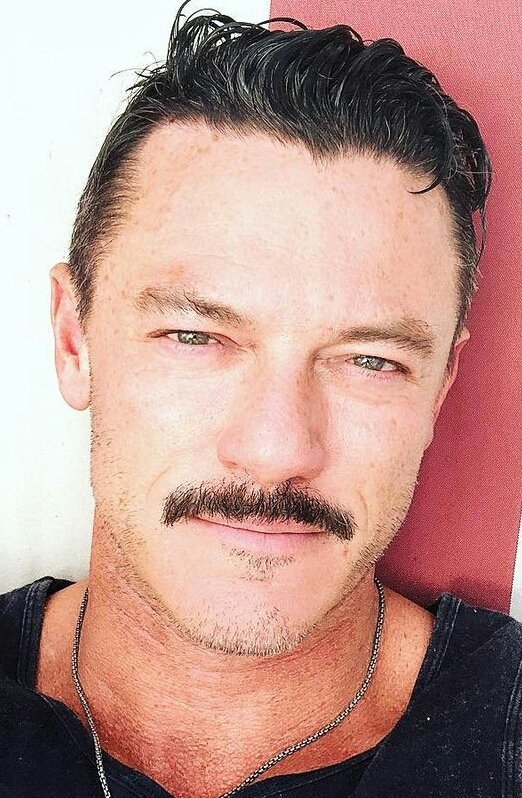 MarilynLuketeer's tweet photo. I could not stop making a #CloseUp of this photo to see his eyes π
#LukeEvans β‘ #Luketeers β‘ #MyCloseUp β https://t.co/JGjXwXXo5p