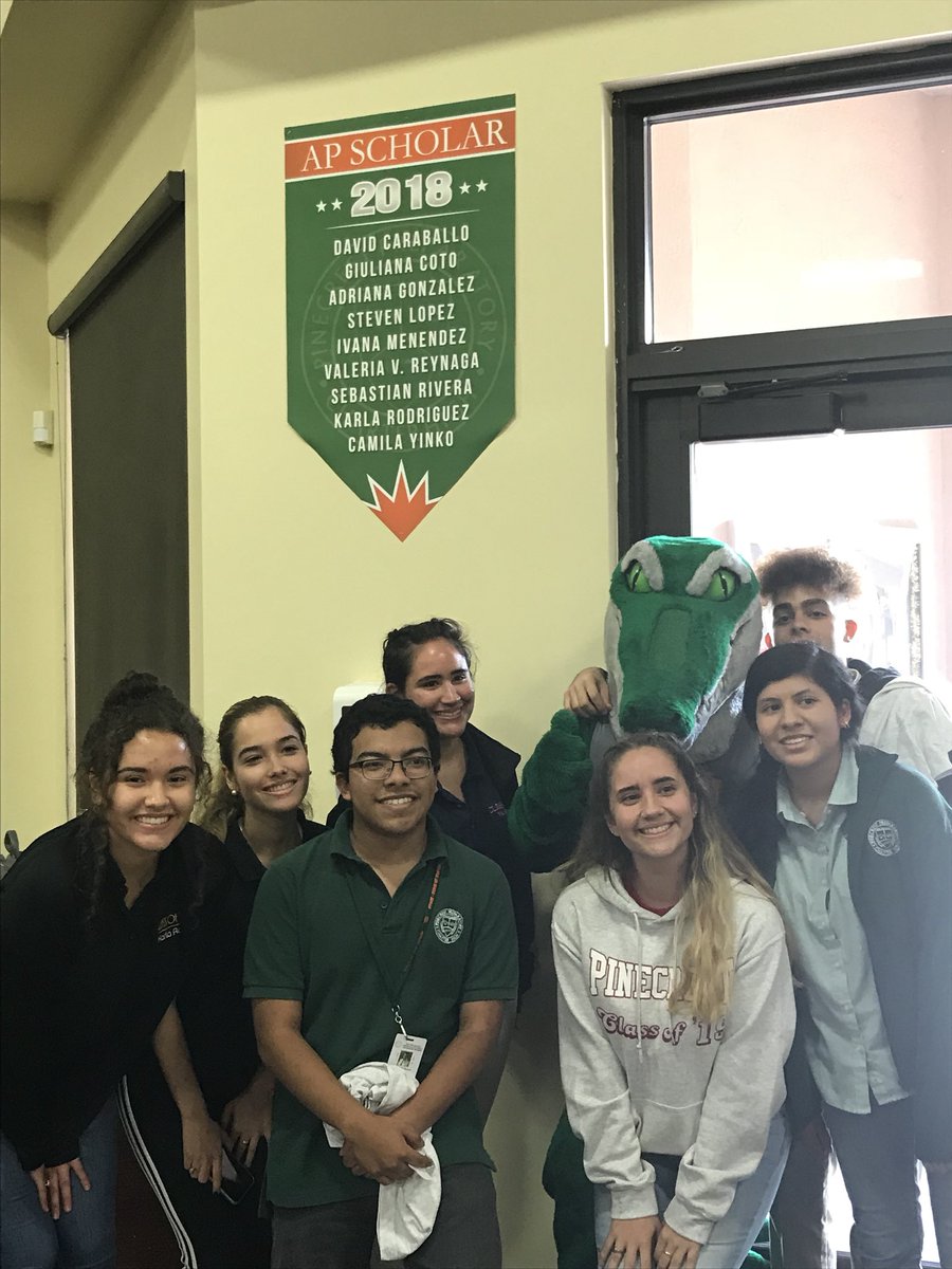 MsAEstrada's tweet photo. Unveiling the banners recognizing our 2018 AP Scholars. @PPMH @Academica @bregalado @wasilewskieco @LadyA1128 @DougSBoard @AP_Trevor @SBCoachMat #APPMH #connectedforstudentsuccess https://t.co/8CEs5l9fcd