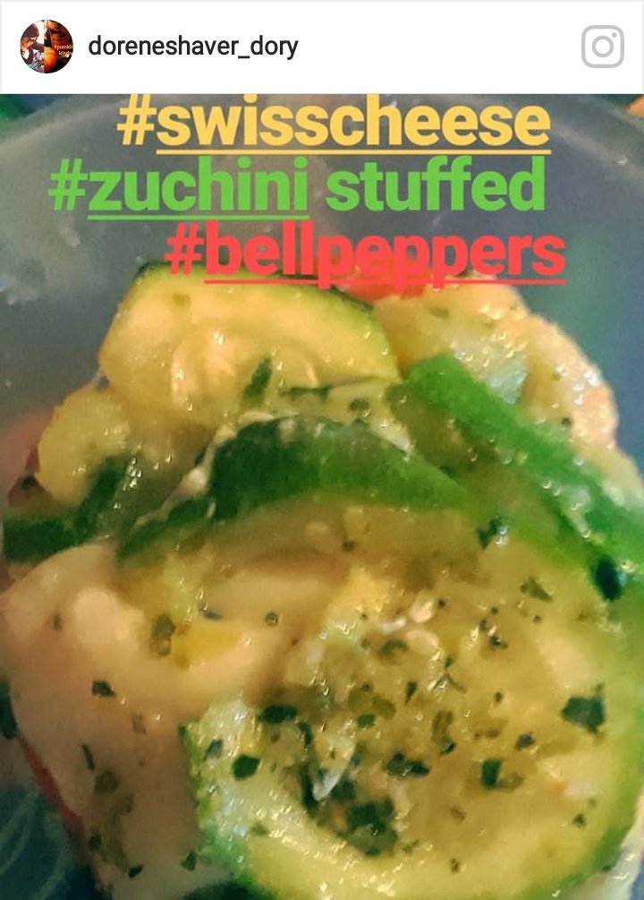 DoreneShaver's tweet photo. More #summer n #fallfoods #myown #recipes #stuffed #zucinni n #mozerella #bellpeppers n #bellpepper n #summerquash #pizza also #squashspaghetti n #steamed #veggies #umm #so #good https://t.co/H2IRBdjWkZ