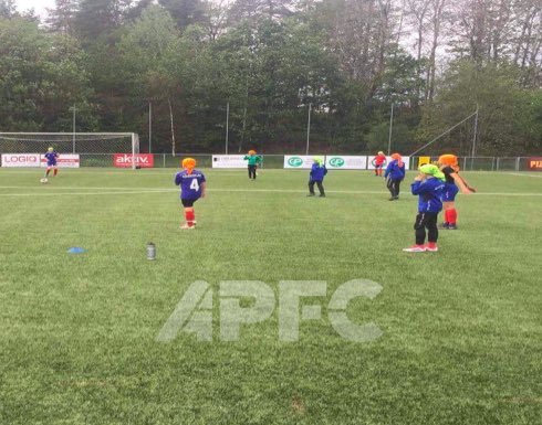 ApfcSoccer's tweet photo. First North California, after South California, now Norway.... Next?
Working Head Up.
Primero California Norte, despues California Sur, ahora Noruega.... Próximo?
Trabajando visión periférica.
https://t.co/ajrbSIALkg
#soccer #apfc #albertpuig #barcelona #rondo #positionalgames https://t.co/djCjb7OAgF