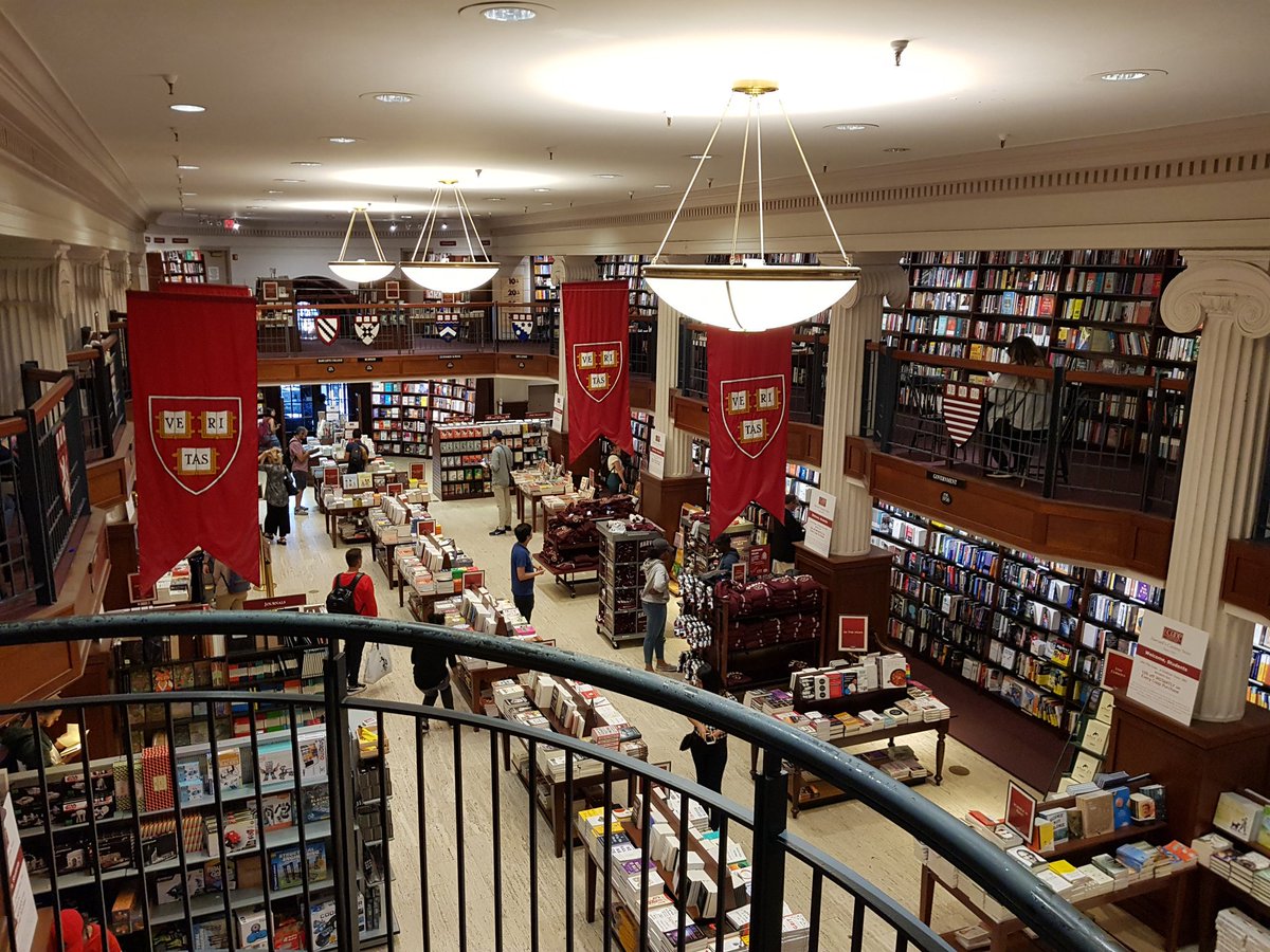 Ibilola_Amao's tweet image. #Beautiful #Inspirational #Academic #DeepLearning is @HarvardHBS @Harvard @HBSSEI #Harvard #Cambridge #Massachusetts means to me. Buying books to read at the #COOP #HarvardSquare @LonadekInc @CedarSTEMHub @NGvision2020 @VitalVoices @WEConnection @WEConnectNG @EnergyInstitute