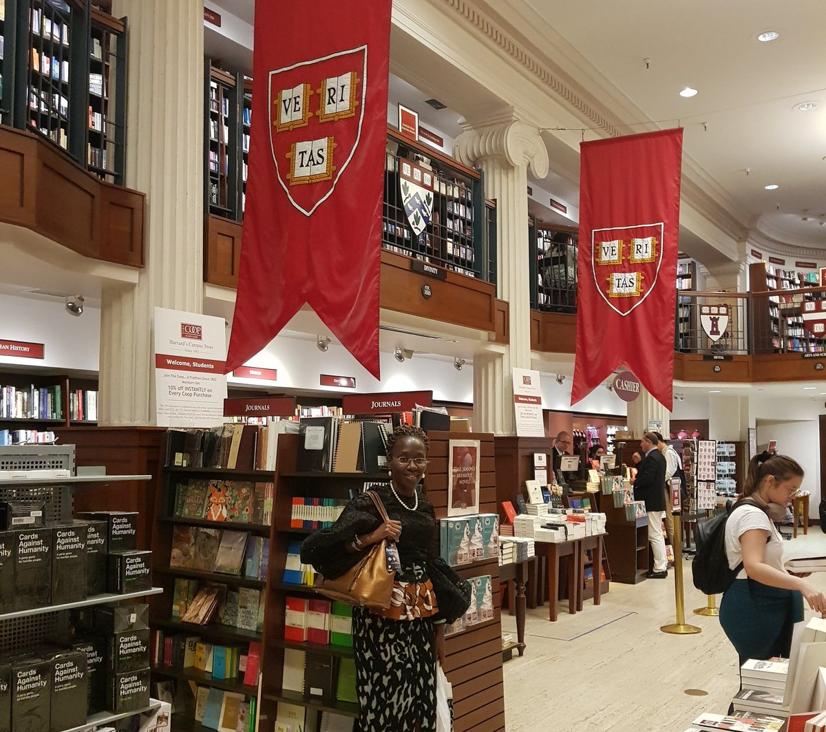 Ibilola_Amao's tweet image. #Beautiful #Inspirational #Academic #DeepLearning is @HarvardHBS @Harvard @HBSSEI #Harvard #Cambridge #Massachusetts means to me. Buying books to read at the #COOP #HarvardSquare @LonadekInc @CedarSTEMHub @NGvision2020 @VitalVoices @WEConnection @WEConnectNG @EnergyInstitute