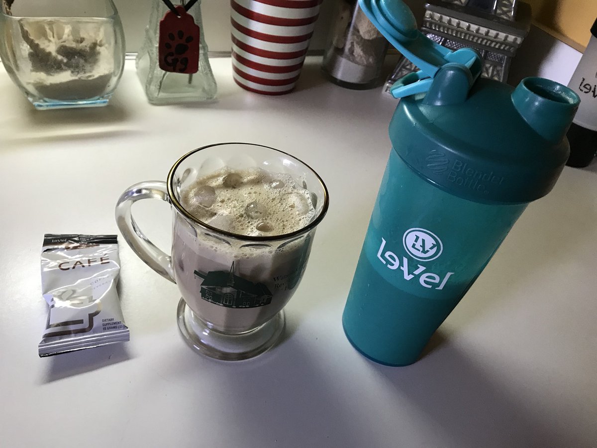 MusicCityMonica's tweet image. I’ve never been a ☕️ drinker but a friend of mine dropped by and I made her an “iced coffee” w/ Thrive Cafe! I took a sip &amp;amp; WOW it tastes so much like ☕️! #HealthierOption #AllNatural Check our more info with your free account @ MLucasthrive.le-vel.com