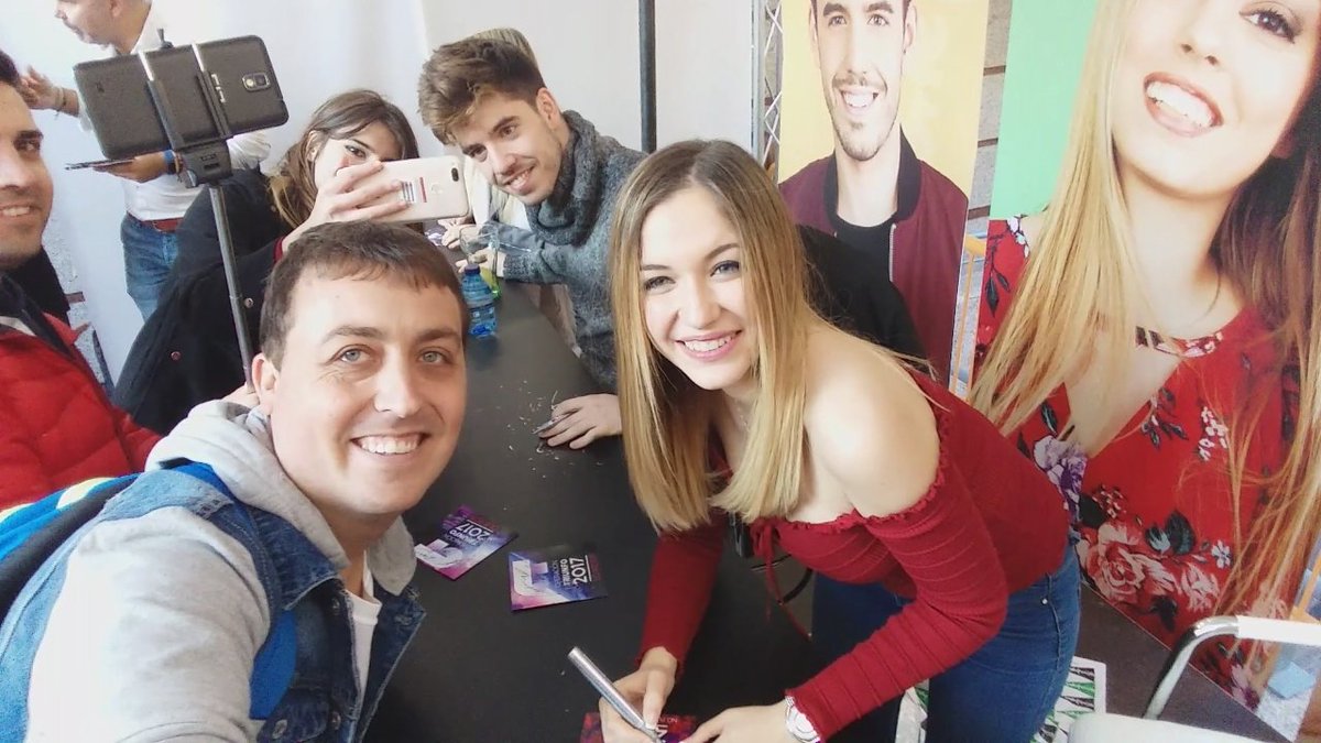 EscapadasBlogs's tweet photo. Último voto antes de que @MireyaBravo_ con si #CorazónVendío sea numero 1 en la #N1CanalFiesta36 

#DaleRT si lo deseas tanto como yo

#OT2018 #OT2017 #OTconciertoAlmeria #OTCastingFinal2018 #OTnoesodio #OTgala0 #tureflejo #mireyabravogira #MIREYASITRIUNFA https://t.co/Mj8qSOWepM