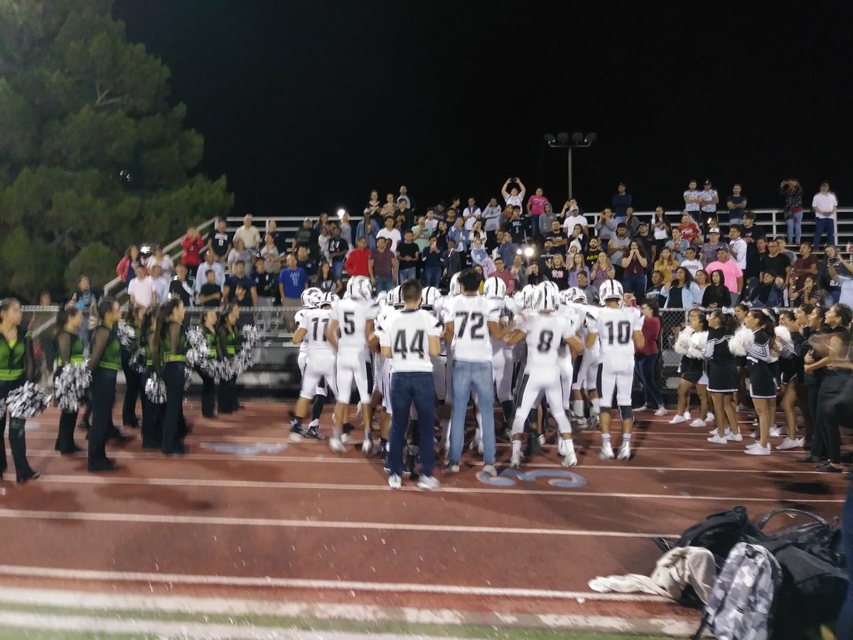 HHSScorpions's tweet photo. Scorpions beat the Bulldogs! #scorpionstrong #WeAreClintISD https://t.co/kBMUibyT7x