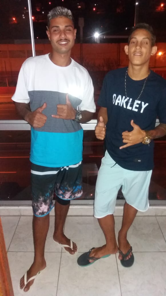 BB81923344's tweet photo. Mlk e ruim sai deles kkkkkkkk https://t.co/XrU2T5YvSK