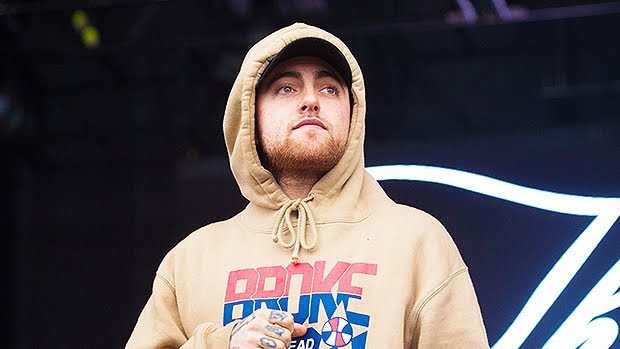 Labreennnn's tweet photo. Looks like ill never be getting married or having kids since the man, the myth, the legend, my future husband &amp; baby daddy passed away 😞 https://t.co/RqadmTpMkd