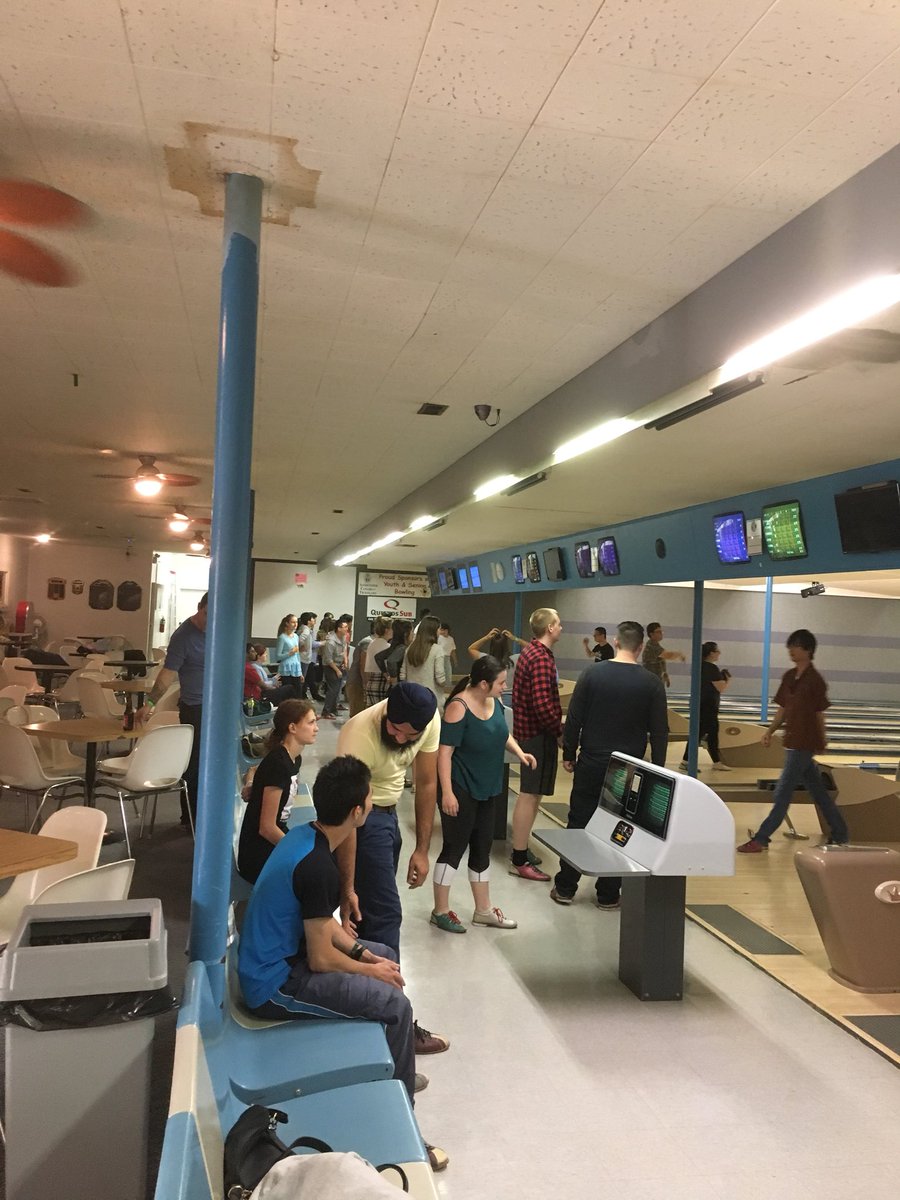 COTR_CampusLife's tweet photo. Pins N’ Pizza is underway at Juniper lanes. @COTR_Updates @COTR_IntlEd #pizzz #bowling https://t.co/iPtF3iXPrM