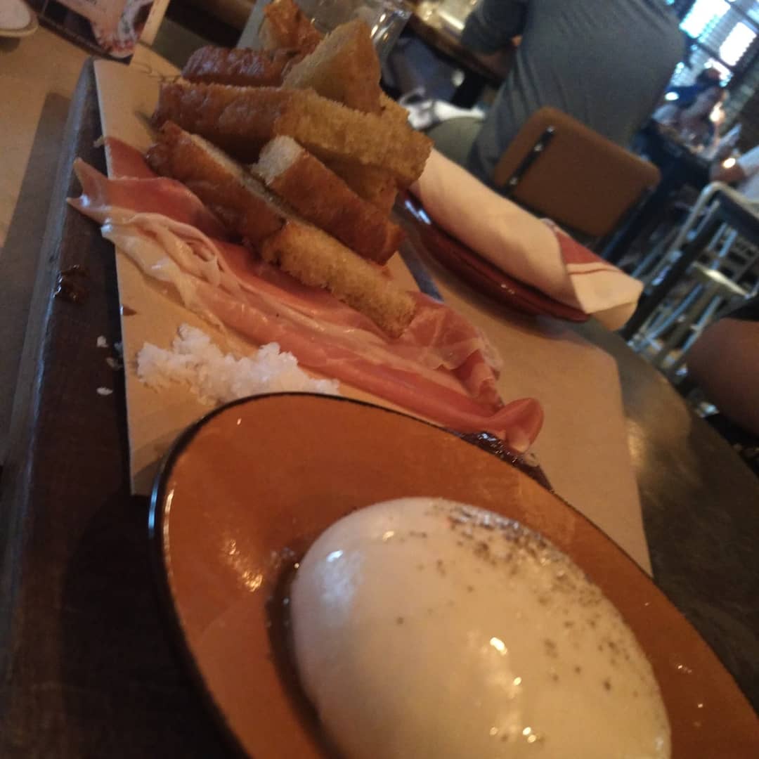 curiositytotheo's tweet photo. Friday Night = Date night!

@scaddabush is pretty much our go to for a lazy date night. 
#eater #eats #food #foodieto #foodie #foodielife #foodporn #foodstagram #foodiegram #foodblogger #foodpic #foodlover #goodfood #goodeats #yum #yummy #yyz #curiosityeats #pasta #dinner https://t.co/lTE6Ur8foK