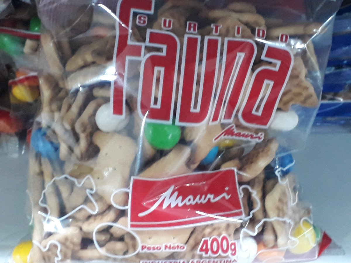SoniaLSantoro's tweet photo. Se acuerdan de estas galletitas? Amaba los confites. Hoy las encontre en un super chino de mis pagos. #BuenViernes #miepoca https://t.co/JXO1Saj1aB