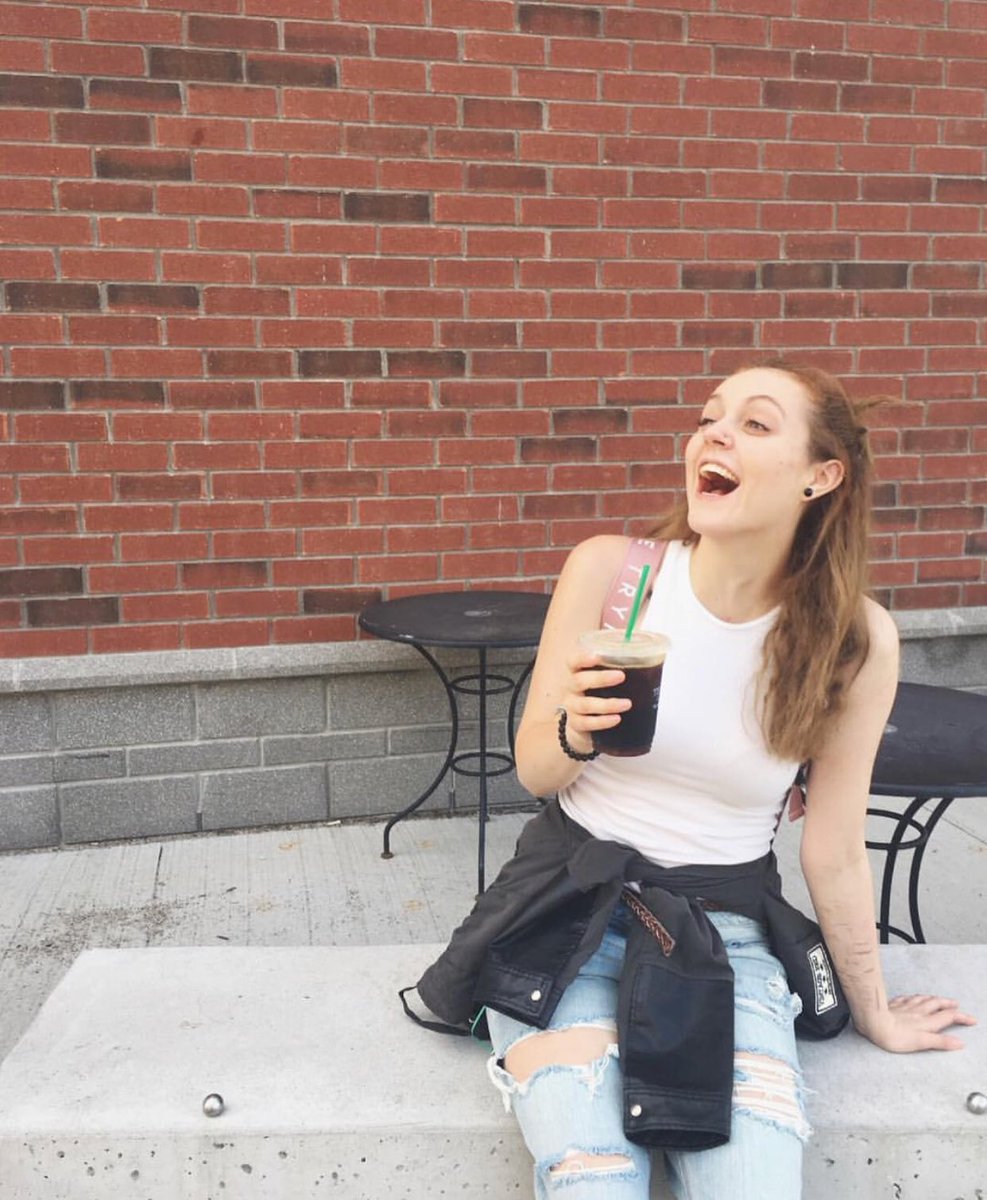 chronicloveclub's tweet photo. TW: eating disorder, anorexia
#CLCMemberFeature: meet Julia who has #anorexia #nervosa. Read her full story here: https://t.co/vl3v7zNIVc #chronicloveclub #eatingdisorder #invisibleillness #awareness #healthcareforall #spoonie #chronicillness #butyoudontlooksick https://t.co/NJwyLbDLxg