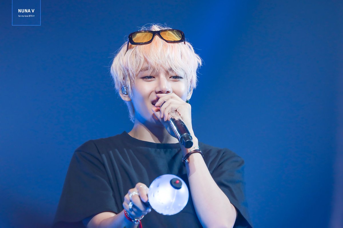 _nuna_V's tweet photo. 180906 LYS tour in LA
사랑둥이💜
#이삐사진전 #태형 #태태 #뷔 #V #BTS 
@BTS_twt https://t.co/gv9tQvaxCZ