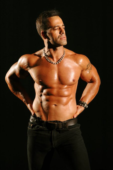 Tudo bem, galera? Feriad&atilde;o bom. https://t.co/gkrep66YT0 https://t.co/7lrJcNznov<a href="/tag/pornstar"class="tags"><span>#pornstar</span></a><a href="/tag/pornlife"class="tags"><span>#pornlife</span></a><a href="/tag/rogeferro"class="tags"><span>#rogeferro</span></a>