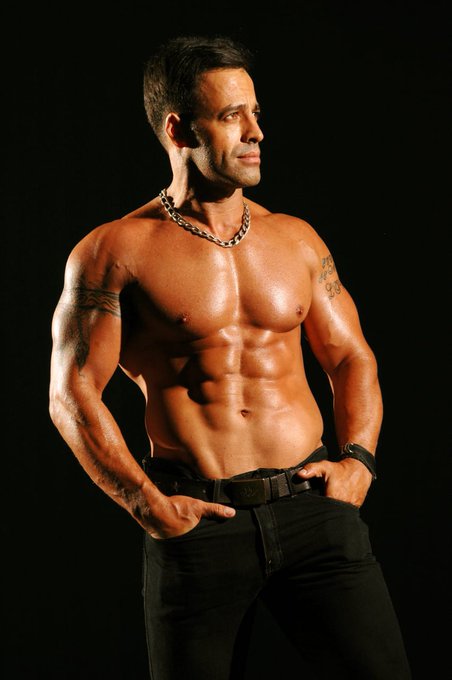 Tudo bem, galera? Feriad&atilde;o bom. https://t.co/gkrep66YT0 https://t.co/7lrJcNznov<a href="/tag/pornstar"class="tags"><span>#pornstar</span></a><a href="/tag/pornlife"class="tags"><span>#pornlife</span></a><a href="/tag/rogeferro"class="tags"><span>#rogeferro</span></a>