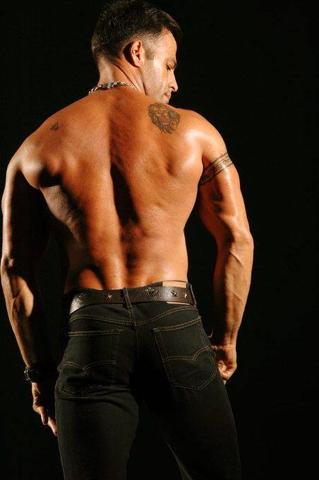 Tudo bem, galera? Feriad&atilde;o bom. https://t.co/gkrep66YT0 https://t.co/7lrJcNznov<a href="/tag/pornstar"class="tags"><span>#pornstar</span></a><a href="/tag/pornlife"class="tags"><span>#pornlife</span></a><a href="/tag/rogeferro"class="tags"><span>#rogeferro</span></a>