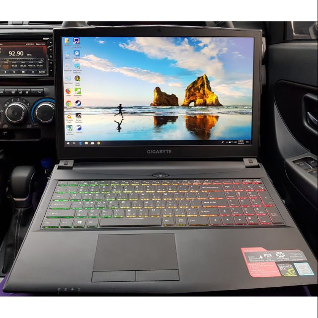 GStd_Azfar's tweet photo. I'm selling Gigabyte sabre 15 i7 7700hq 1050ti for RM3,000.00. Get it on Shopee now! https://t.co/TFmLbnI4LO #ShopeeMY https://t.co/v3wtxFxftN