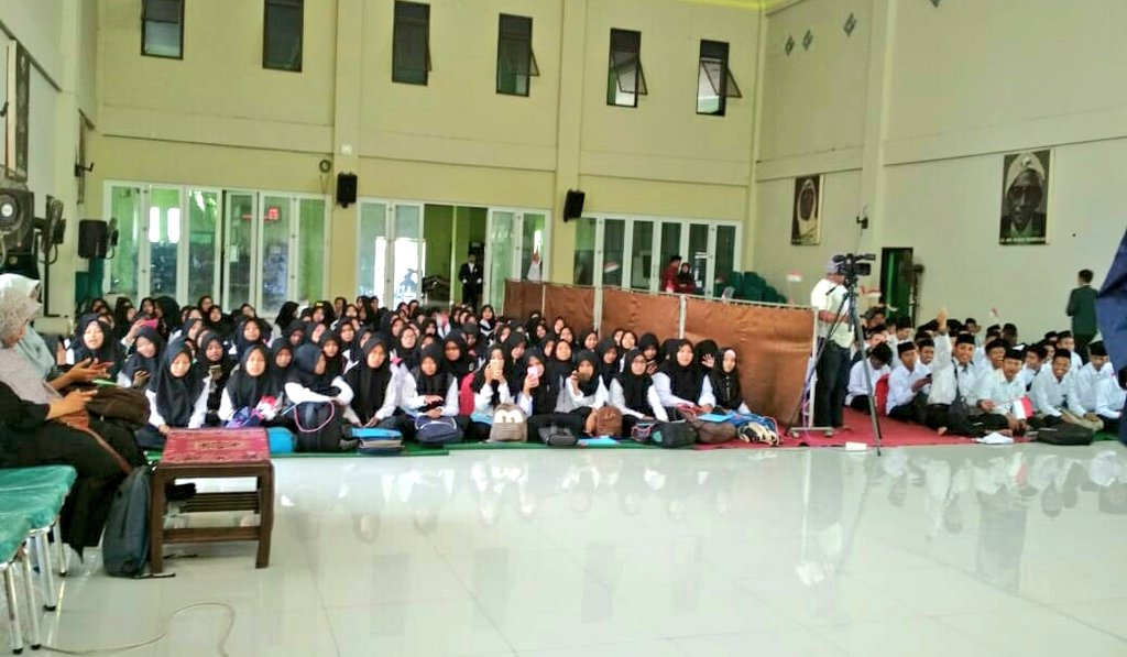 Aziez_Dar's tweet photo. . langkah demi langkah ku jalani #Maorinta #itsnu #Pas08sep2018 #Aula #Pc #nu https://t.co/4qEkbuzCDt