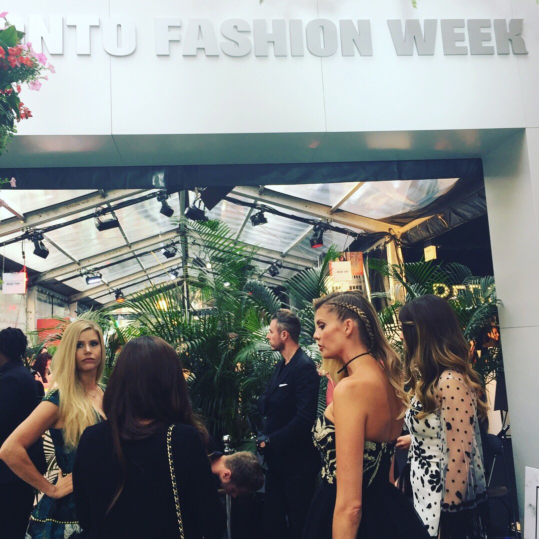 BKONTHESCENE's tweet photo. #fashionWeek #reception #tiffTime #wellDressed #yorkville #festivities https://t.co/qy8et7xveH