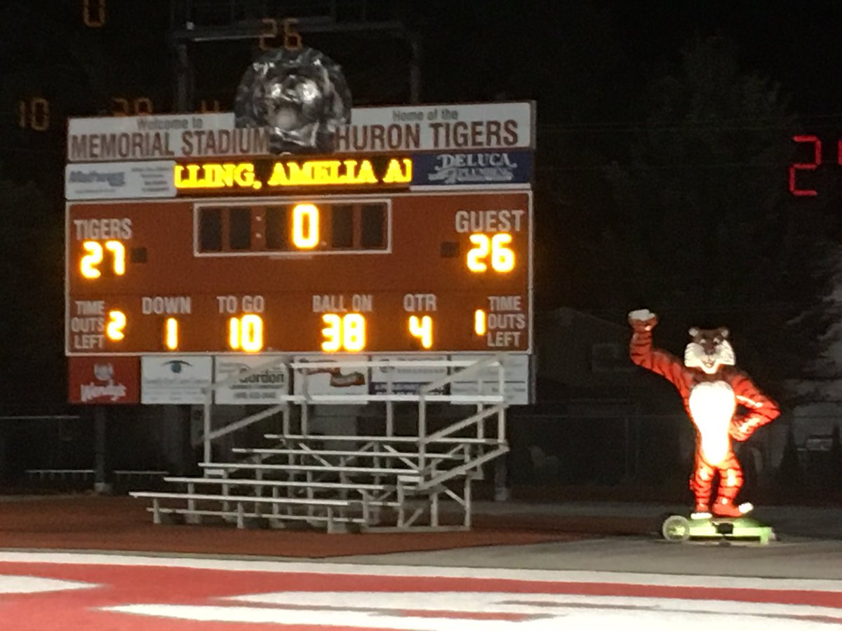 WBiddlecombe's tweet photo. Final score tonight: Huron 27 Roger Bacon 26 https://t.co/9u0CWbiQqy