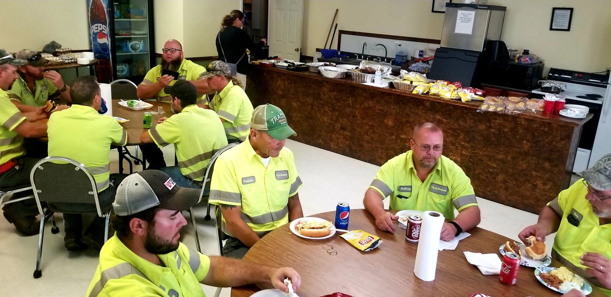 cityofmorehead's tweet image. Today we recognized the City's most valuable asset, our employees, at our Annual City Employees Appreciation Cookout. We are SO blessed to have such dedicated folks working hard every day to make our city the best, cleanest, safest and most welcoming it can be! #TEAMMOREHEAD