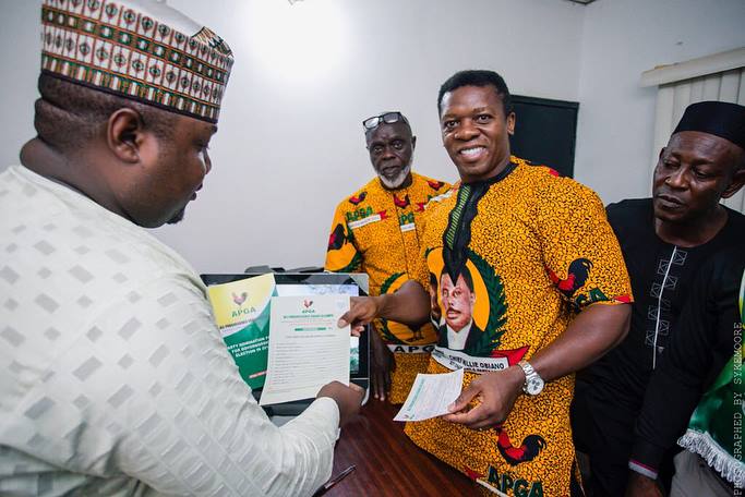 Kanu4governor's tweet photo. Daniel Kanu the APGA leading aspirant for the office of Governor of Imo  State 2019 picks up Expression of Interest and nomination forms with usual masses support.  #imostate #owerri #riseupimo2019 #danielkanu #politics #nigeria #igbo @otowngist #APGAHQ #AfaIgboEfuna @otowngist https://t.co/tD76sF9fXh