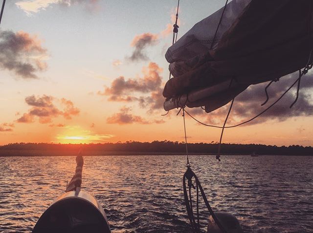 CynHendrix's tweet photo. Thanks to cap’n Johnny of @sailfolly for the most beautiful sunset of our whole trip.
#follybeach #sailfolly #sunset #vacation #follyriver #sailboat https://t.co/FU7j1HMcqa https://t.co/qlYGPb61Cm