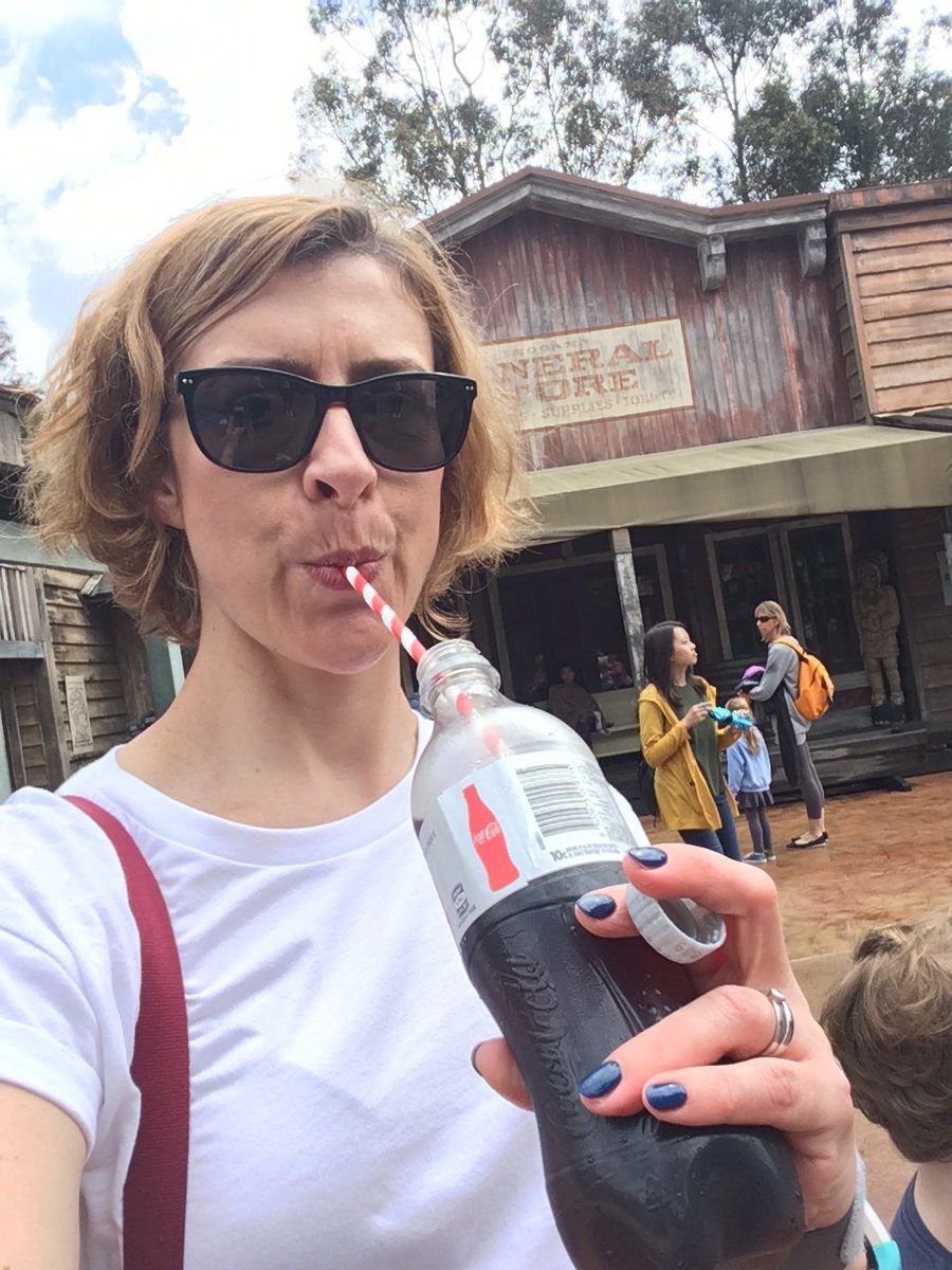 MumStock's tweet photo. #SIPWeek #SIPSelfie help spinal injury project @ #movieworldaus https://t.co/NAebP8ThLM