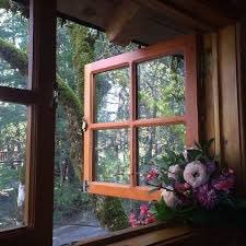 وأصبح الكون يشهد لا الاله الا انت سبحانك