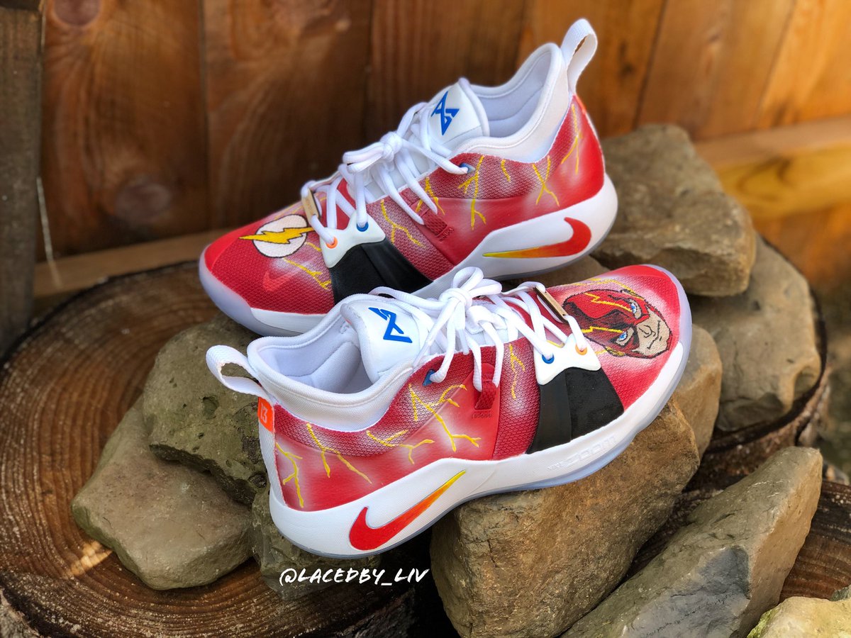 LacedBy_Liv's tweet photo. The Flash custom PGs for @nhoward1033 of the Seattle Storm ⚡️⚡️
Game 1 of the WNBA Finals Recap to see them on foot🔥💪🏼
#wnba #flashcomic #brkicks #solewatch #custom #customshoes #sneakerhead #nicekicks #solesociety #solecollector https://t.co/EYeDLAKqU0