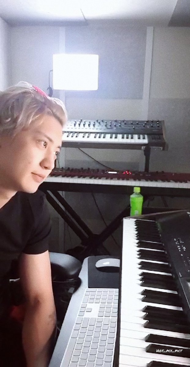 chanyeol pics tweet media